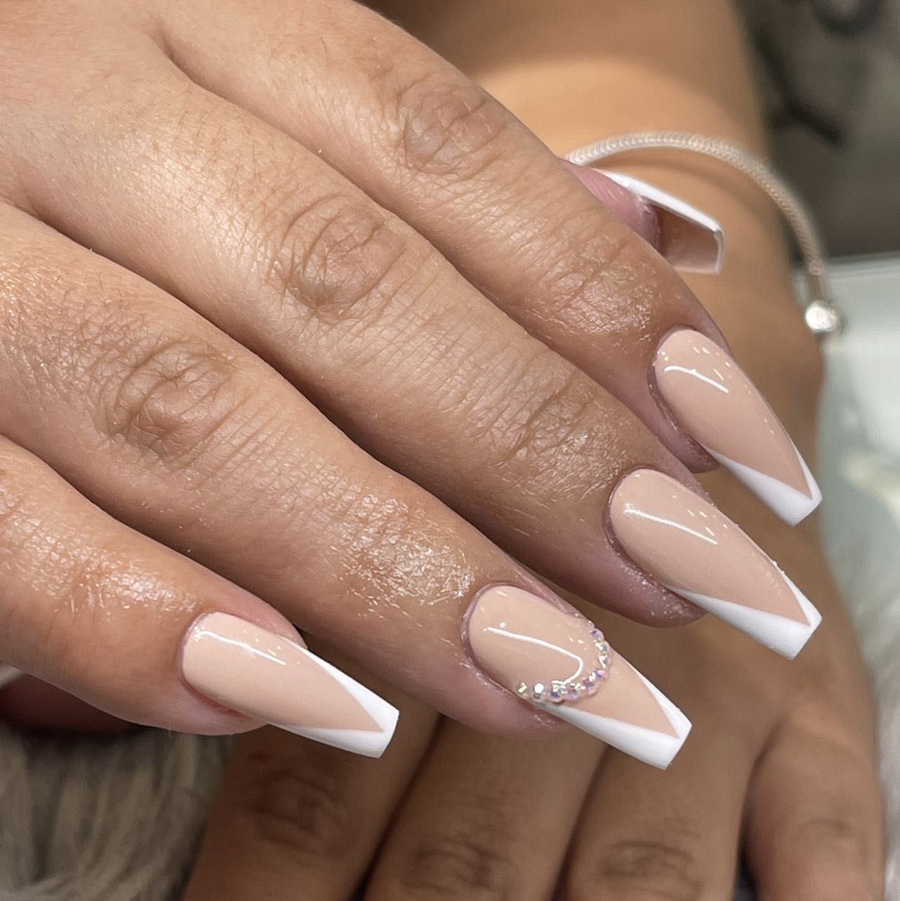 e9100f6f7de24aae94b8488182b7b0 nathalys nails inspiration 077bc0af4110428894b4335e007ce0 booksy